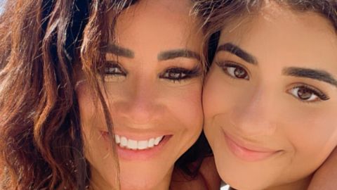 Carolina Sandoval junto a su hija Bárbara Camila