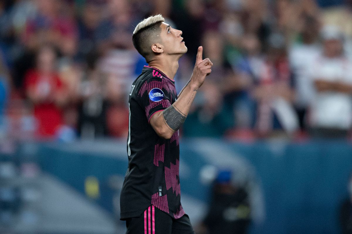 Alan Pulido admitió las repercusiones de ser el delantero de México