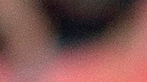 Sergiño Dest (der.) se llevó a tres jugadores de México en una pincelada de fútbol.