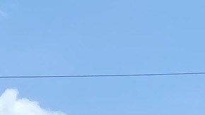 Kevin Palacios (centro con cubrebocas azul) en un evento de vacunas representando a la oficina de la supervisora Solís.