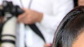 Eugenio Derbez reacciona con memes al excéntrico auto forrado de peluche de Kim Kardashian.