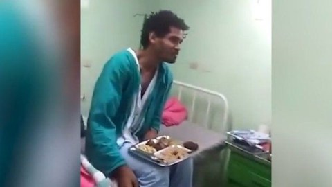 Una las imágenes difundidas del artista durante su hospitalización.