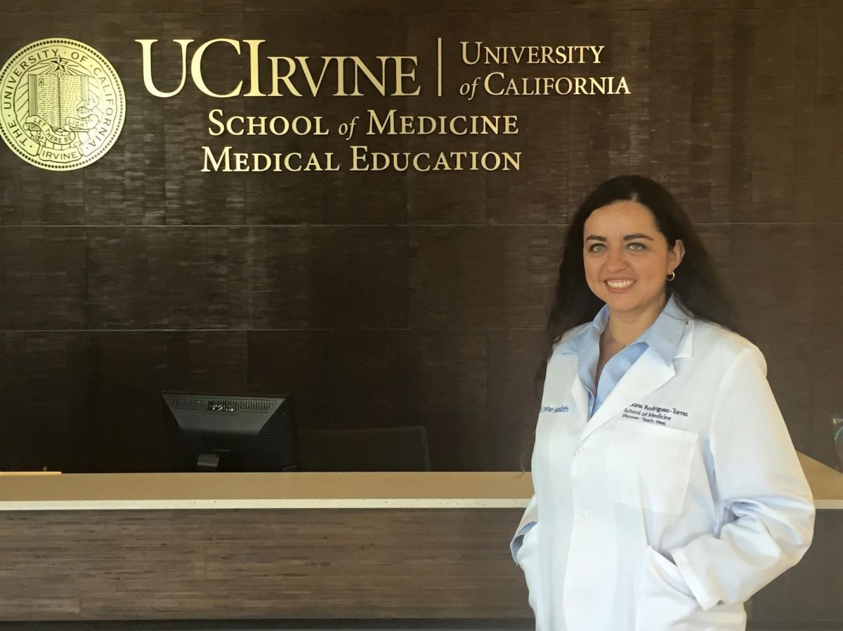 Axana Rodríguez-Torres se graduó de doctora de la Facultad de Medicina de UCI. (Suministrada)