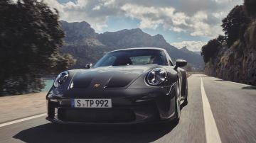 Foto frontal del nuevo Porsche 911 GT3 2022