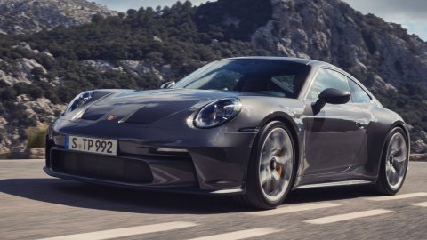 Porsche-911-GT3-Touring-160621-05