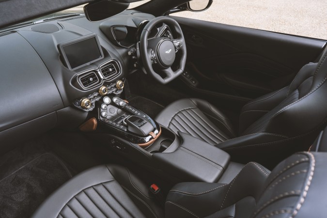 Foto del interior del nuevo de Aston Martin Vantage