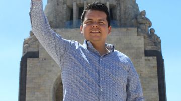 Raúl Torres, es el primer diputado migrante de la Ciudad de México es acusado de ser parte de un cartel inmobiliario. (Cortesía Raúl Torres)