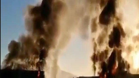 VIDEOS: Cae el Cazador y los Chapitos enfurecen, mandan quemar tráileres y narcobloqueos