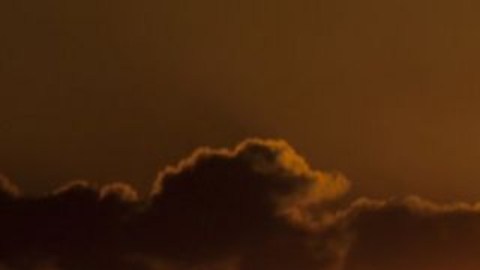 Este tipo de eclipse también se conoce como anillo de fuego.