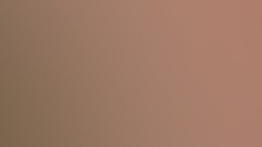 Johnny López con el micrófono de 'El Gordo y La Flaca'