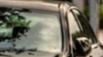 Los residentes de un edificio a pocos kilómetros de Surfside tuvieron que evacuar por daños estructurales.