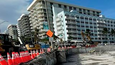Este miércoles medios locales publicaron unas imágenes en las que se ve que el solar donde se levantaba Champlain Towers South está ahora prácticamente limpio y despejado.
