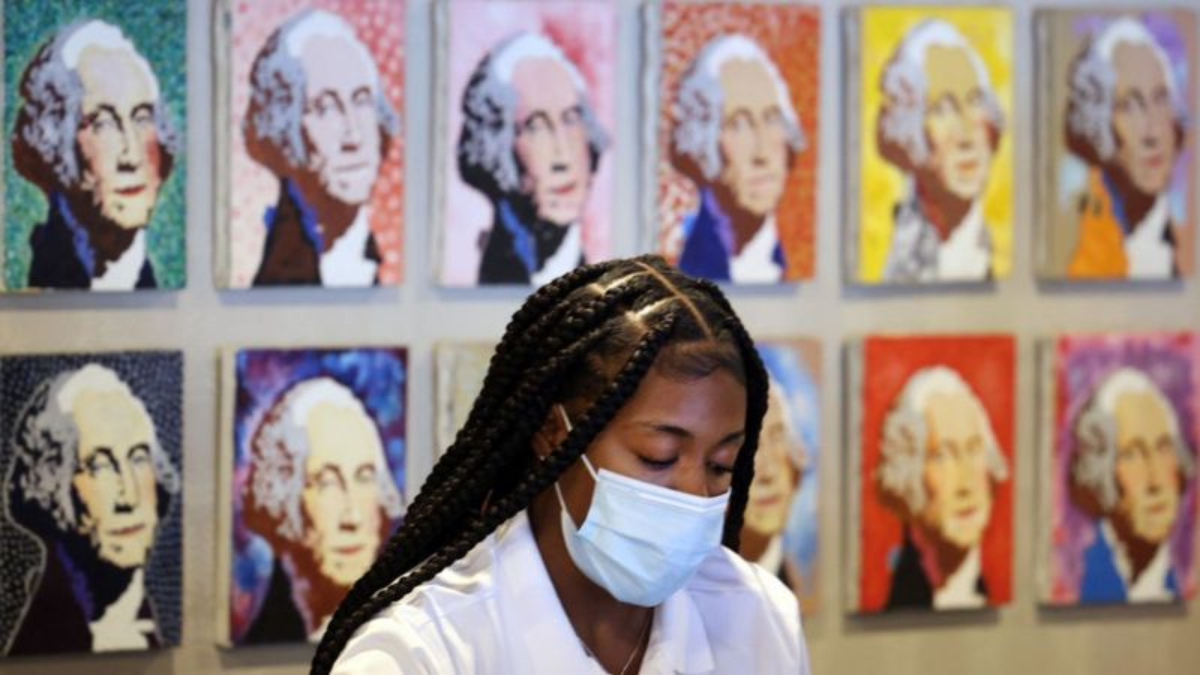 Authorities in the US warn that the Delta variant is as contagious as measles and can be transmitted by the vaccinated