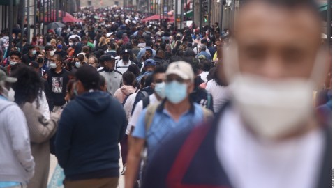 México atraviesa por una tercera ola de contagios por COVID-19, confirma el gobierno mexicano