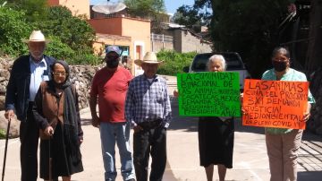 Residentes de Las Animas peticionan solucion mediambiental al gobierno de Mexico.