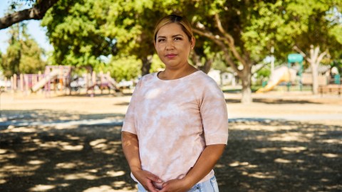 Alma Rodriguez está entre las 15,000 familias que recibieron ayuda a través del Destination: Home’s Homelessness Prevention System, que Apple apoya.