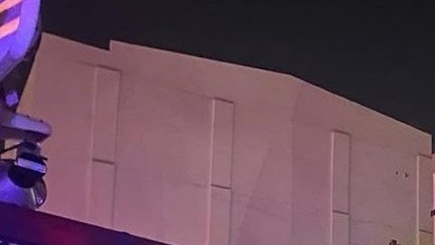 El edificio está situado en Lenox Avenue, cercano a la zona turística de Miami Beach.