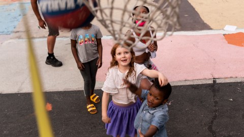 Fecha límite para renunciar a las mensualidades del crédito tributario para hijos y recibirlo entero en la primavera del 2022-GettyImages-1221109263.jpg