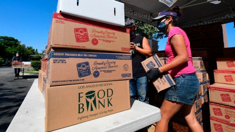 Estados comienzan a retirar ayuda alimentaria de emergencia por pandemia-GettyImages-1225695896.jpeg