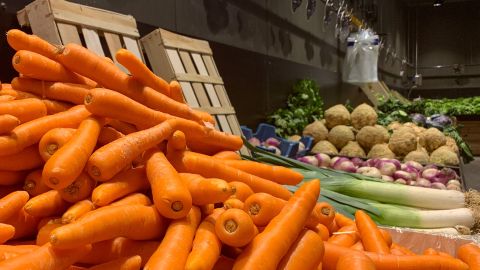 Retiran zanahorias orgánicas por presencia de salmonela-GettyImages-1227825009.jpeg