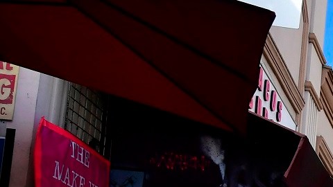 El uso obligatorio de mascarillas aplica en varios condados de California.