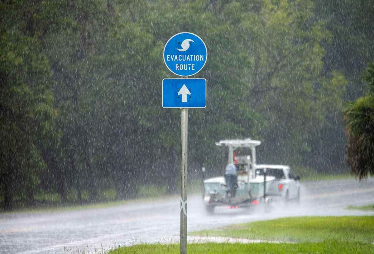 Tormenta tropical Elsa se aproxima a costa oeste de Florida y amenaza con volver a ser huracán