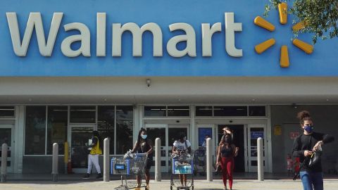 Una mujer gana un pleito por $125 millones de dólares al demandar a Walmart por discriminación-GettyImages-1318710655.jpeg