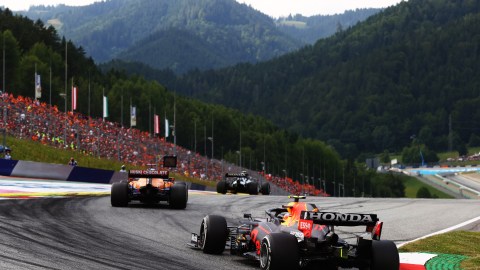 Checo intentaba tomar la segunda posición cuando se generó la situación polémica con Lando Norris.