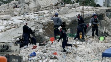 Rescatistas encuentran cuatro cuerpos más y sube a 32 los muertos del colapso de Champlain Towers