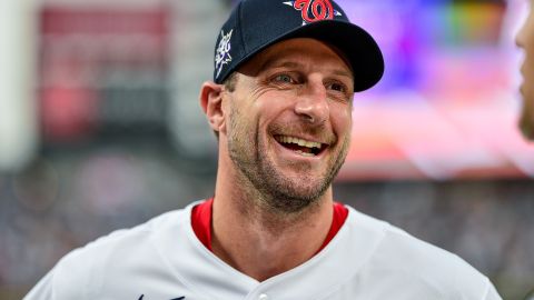 Max Scherzer tiene récord de 8-4 y 2.76 de carreras limpias esta temporada con Nationals.