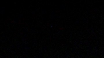 Sophia Pelayo y Dislamy Pelayo durante una vigilia el 15 de julio en Surfside, Florida.