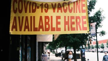 "No vacuna, No servicio" podría ser la normativa de muchos locales comerciales.