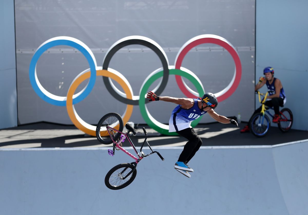 Unusual: an athlete was expelled from the Olympics for trying to steal a bicycle from Venezuelan Edy Alviarez