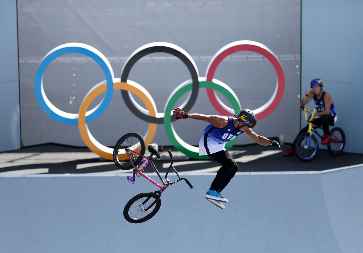 Unusual: an athlete was expelled from the Olympics for trying to steal a bicycle from Venezuelan Edy Alviarez Unusual: an athlete was expelled from the Olympics for trying to steal a bicycle from Venezuelan Edy Alviarez