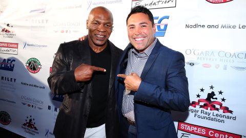 Óscar de la Hoya y Mike Tyson