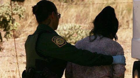 CBP reporta que ha detenido a más de un millón de inmigrantes en el año fiscal 2021.