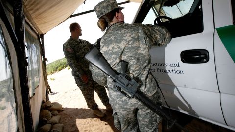 Se estima que hay cerca de 3,000 elementos de la Guardia Nacional apoyando en la vigilancia de la frontera con México.