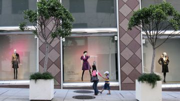 Robo en Neiman Marcus: nueve personas sacan mercancía de la sucursal de San Francisco