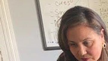 Hilda Marella Delgado ya quiere que sus hijos Santiago y Valentina regresen a sus escuelas. (Foto cortesía).