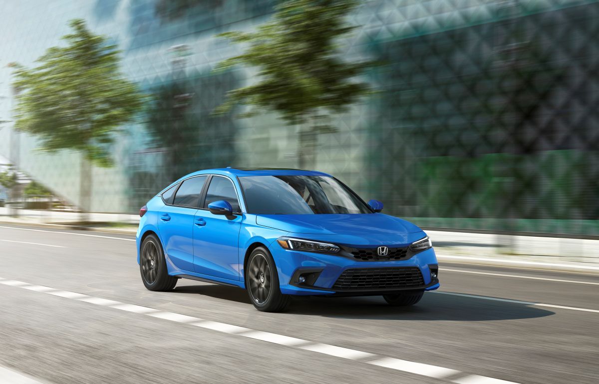 Foto del Honda Civic Hatchback 2021 en color azul