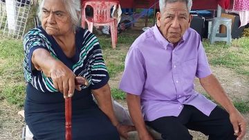 Cornelio Ramos y su esposa en una de las ocasiones que regresó a Guerrero