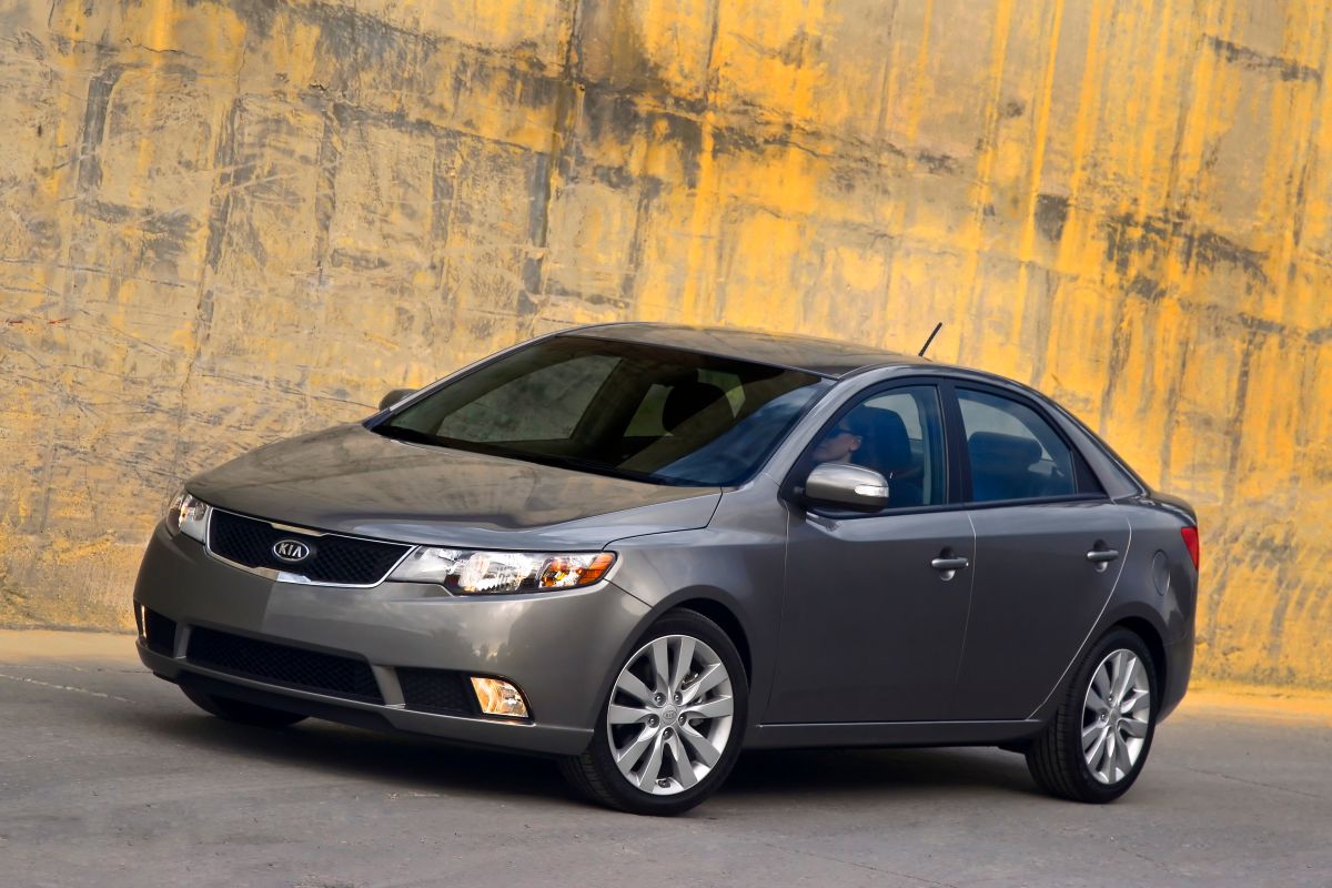 Foto del Kia Forte en plateado