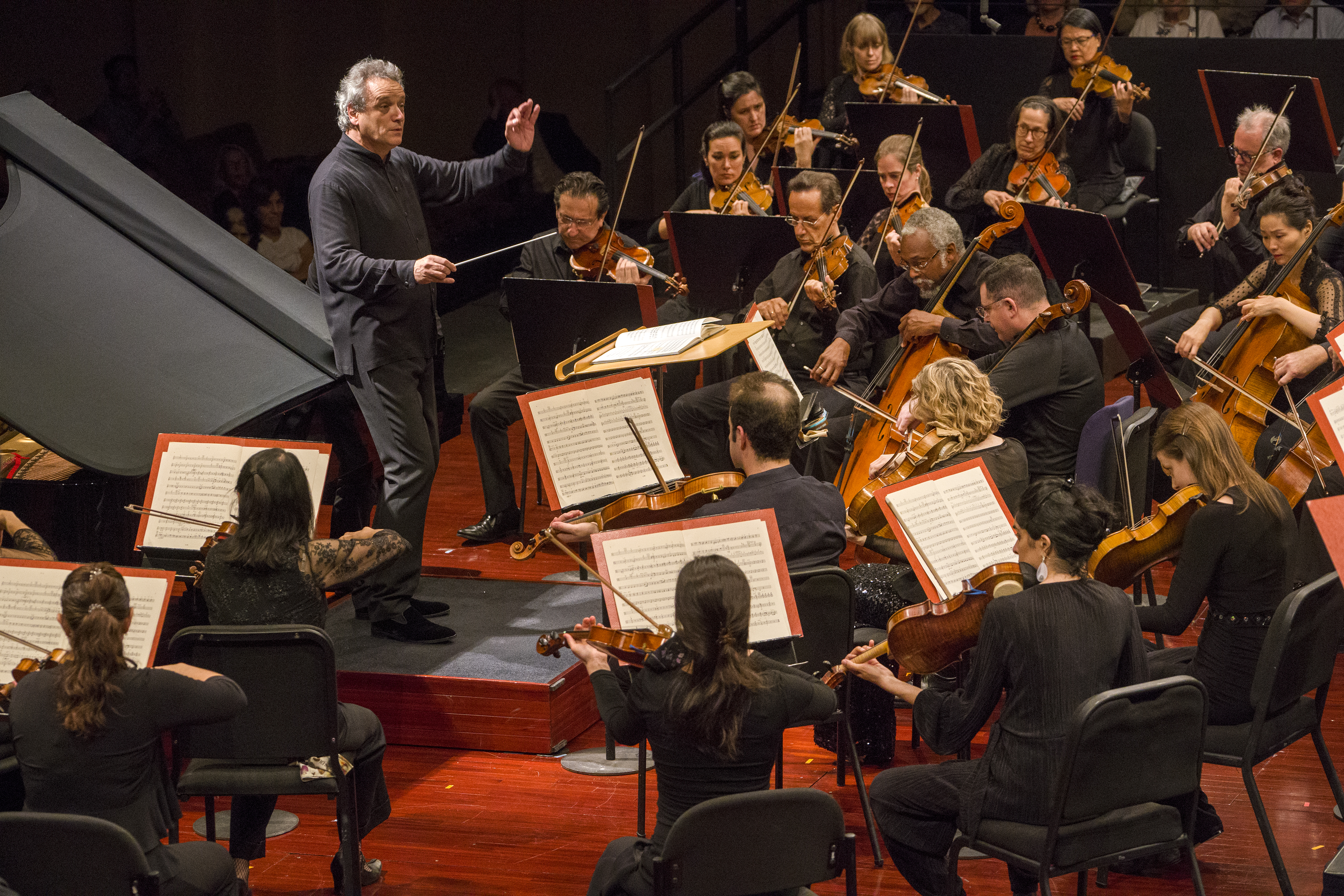 Photo: Mostly Mozart Festival Orchestra<br /> Louis Langrée, conductor<br /> Steven Osborne, piano<br /> Concert Photographed: Friday, August 9, 2019 at 7:30 PM at Geffen Hall<br /> at Lincoln Center; New York, NY. Photograph: © 2019 Richard Termine<br /> PHOTO CREDIT - RICHARD TERMINE