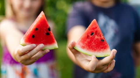 Niños fruta