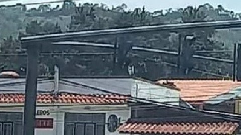 VIDEO: Comando armado irrumpe en pueblo para mostrar su músculo contra el CJNG