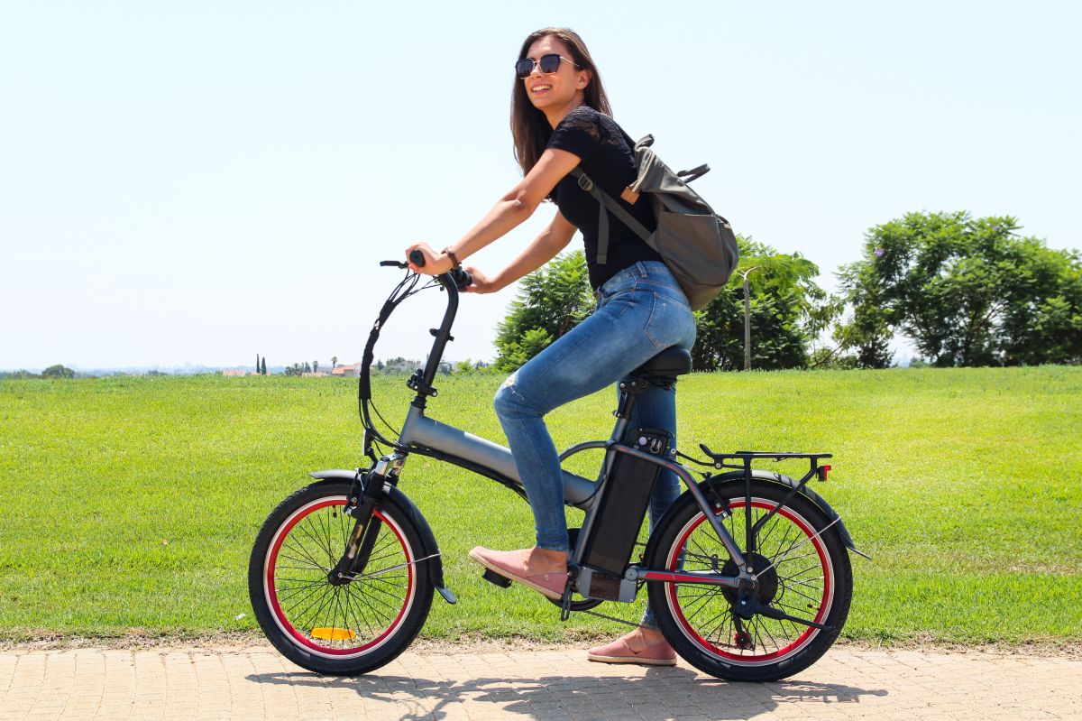 Las bicicletas y scooters eléctricos son una excelente alternativa para tu transporte diario