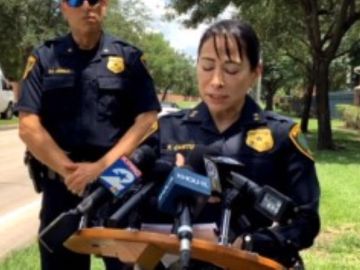 La Policía de Houston investiga.