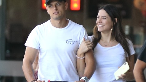 Javier Hernández y Sarah Kohan