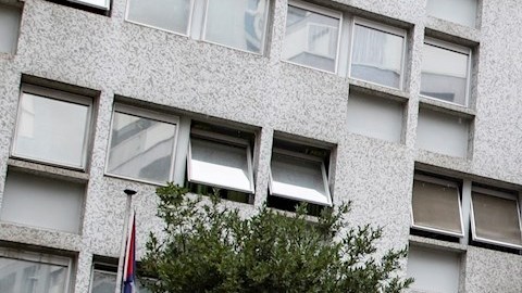Embajada de Cuba en Francia sufre ataque con cócteles molotov que provocaron un incendio