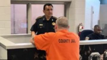 El sheriff Ed González en la cárcel del Condado Harris anunció el arresto.